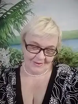 VioletSweet566 online show from January 2025 12:18:01 PM