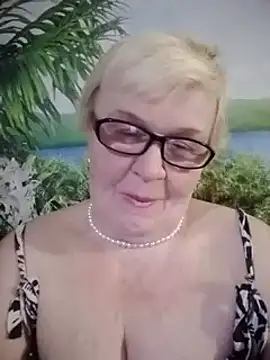 VioletSweet566 online show from January 2025 04:59:02 PM