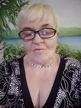 VioletSweet566 online show from February 2025 04:14:01 PM