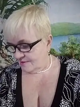 VioletSweet566 online show from February 2025 03:43:02 PM