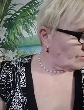 VioletSweet566 online show from February 2025 03:05:01 PM