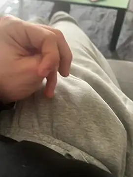 Snapshot of pignoufe chatting on February 2026 10:44:02 AM pignoufe online show from February 2026 10:44:02 AM