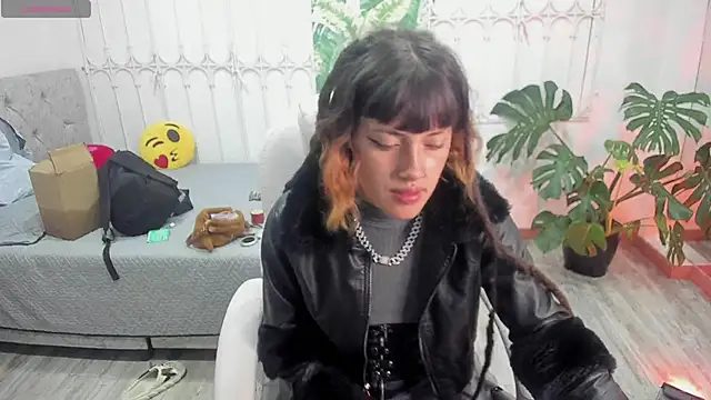  sharlotte777 online show from December 2025 02:01:01 PM