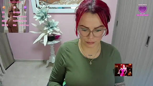 Snapshot of KAROL_MILF chatting on February 2026 01:05:02 AM KAROL MILF online show from February 2026 01:05:02 AM