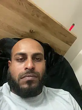 islandvybee55 online show from March 2026 06:05:02 PM