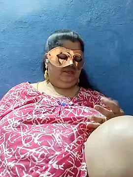 Snapshot of tamilthanushri chatting on February 2025 04:06:01 AM tamilthanushri online show from February 2025 04:06:01 AM