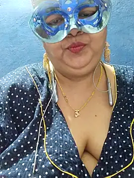 Snapshot of tamilthanushri chatting on February 2025 03:45:01 AM tamilthanushri online show from February 2025 03:45:01 AM