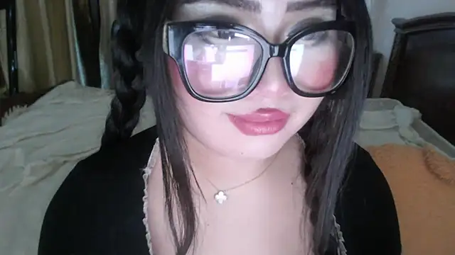 cutie sakura online show from March 2025 04:44:01 PM