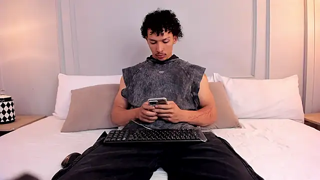 Dominick star online show from February 2026 12:32:02 PM