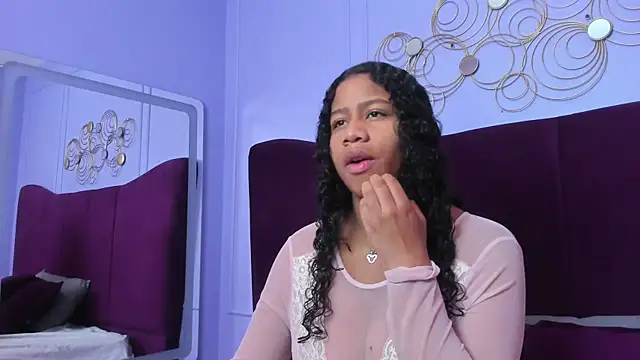 Snapshot of Sofi_Fox_ chatting on February 2025 11:39:02 AM Sofi Fox online show from February 2025 11:39:02 AM