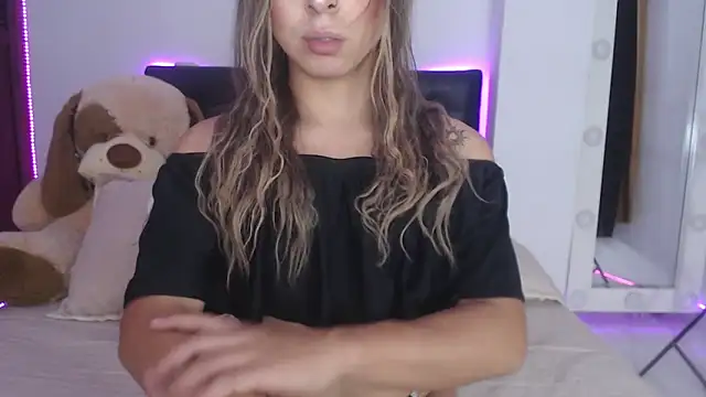 Snapshot of Sofieevans_ chatting on February 2025 09:31:01 PM Sofieevans online show from February 2025 09:31:01 PM