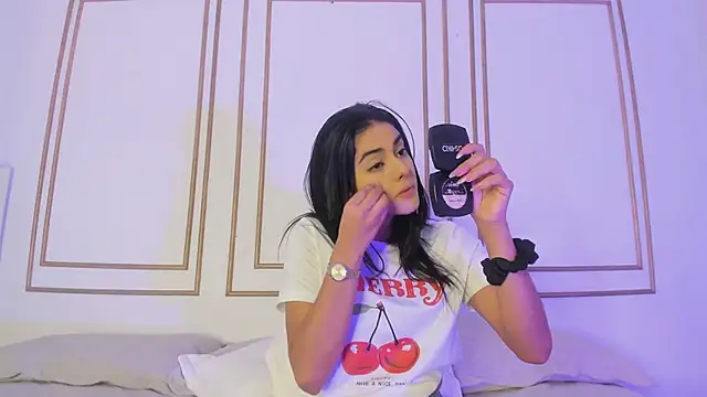 Snapshot of natalia_aguirre1 chatting on February 2025 12:36:02 PM natalia aguirre1 online show from February 2025 12:36:02 PM