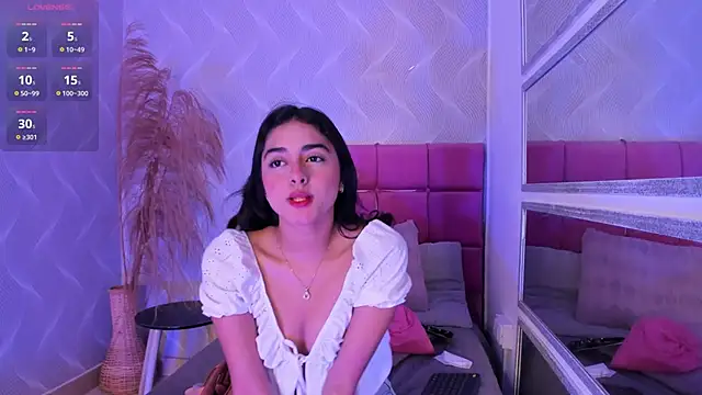 Snapshot of natalia_aguirre1 chatting on March 2025 12:46:02 PM natalia aguirre1 online show from March 2025 12:46:02 PM