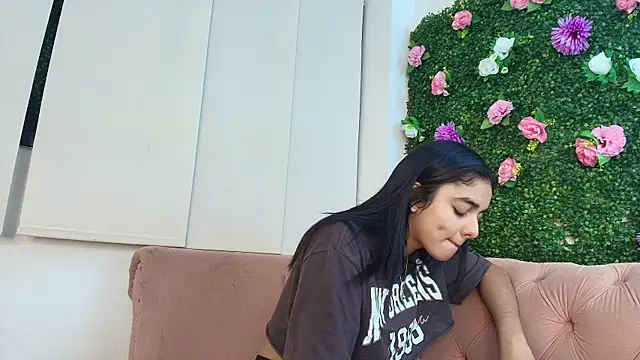 Snapshot of natalia_aguirre1 chatting on September 2025 12:19:01 PM natalia aguirre1 online show from September 2025 12:19:01 PM