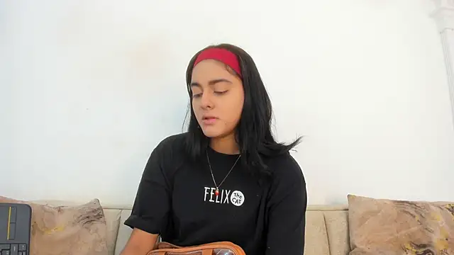 Snapshot of natalia_aguirre1 chatting on October 2025 12:28:02 PM natalia aguirre1 online show from October 2025 12:28:02 PM