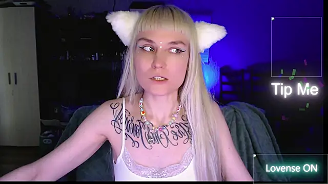 Snapshot of mischellemeow13 chatting on May 2026 05:58:02 AM mischellemeow13 online show from May 2026 05:58:02 AM