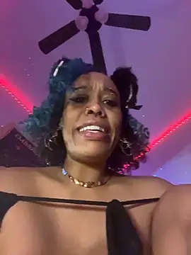 loveluna8 online show from October 2025 10:22:01 PM