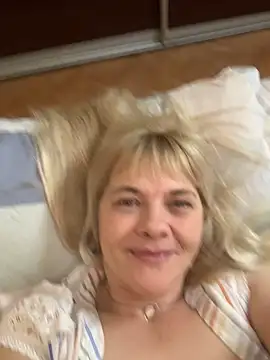 Snapshot of Lia_Laguna77 chatting on February 2025 09:56:02 PM Lia Laguna77 online show from February 2025 09:56:02 PM