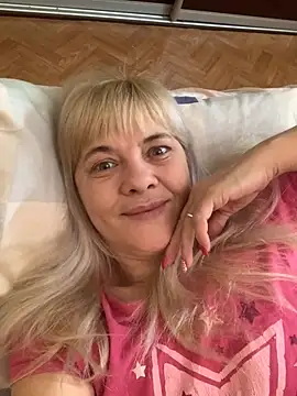 Snapshot of Lia_Laguna77 chatting on February 2025 09:57:01 PM Lia Laguna77 online show from February 2025 09:57:01 PM