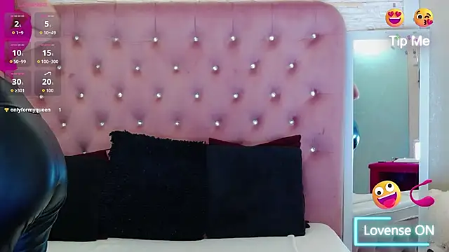 Snapshot of KikiSweet08 chatting on December 2025 05:23:01 AM KikiSweet08 online show from December 2025 05:23:01 AM