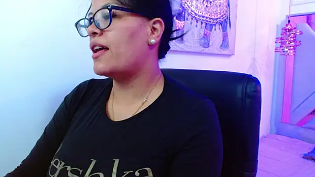 Snapshot of violletha chatting on May 2026 12:32:01 PM violletha online show from May 2026 12:32:01 PM