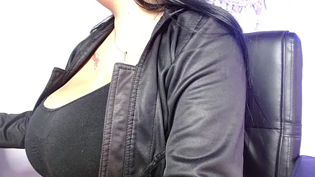 Snapshot of violletha chatting on May 2026 12:32:01 PM violletha online show from May 2026 12:32:01 PM