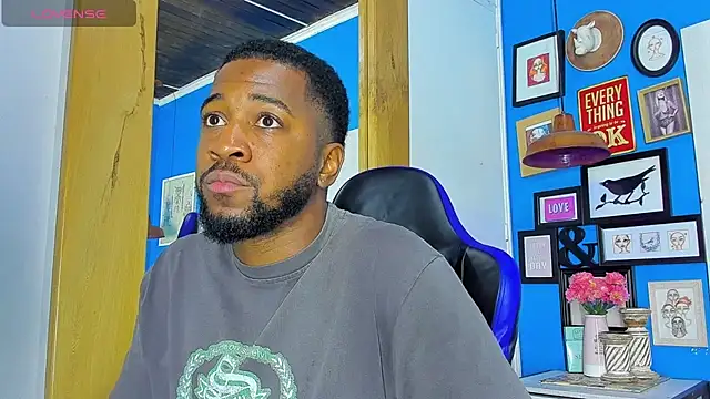 Snapshot of Drake_Nassir4 chatting on October 2025 09:23:02 PM Drake Nassir4 online show from October 2025 09:23:02 PM