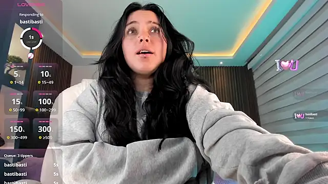 Lucy Smith2 online show from December 2024 08:26:01 AM