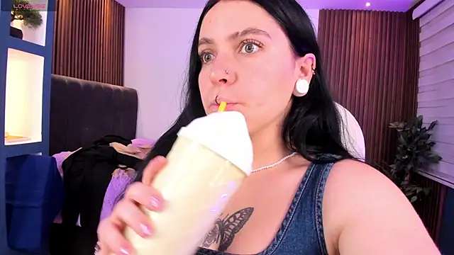 Lucy Smith2 online show from January 2025 03:40:02 AM