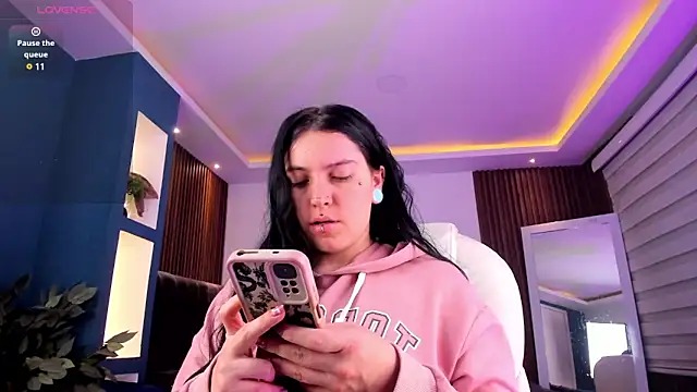 Lucy Smith2 online show from February 2025 03:42:02 AM