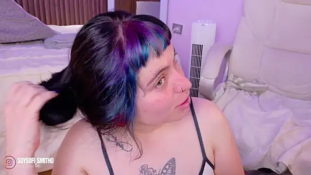 Lucy Smith2 online show from April 2026 06:19:01 AM