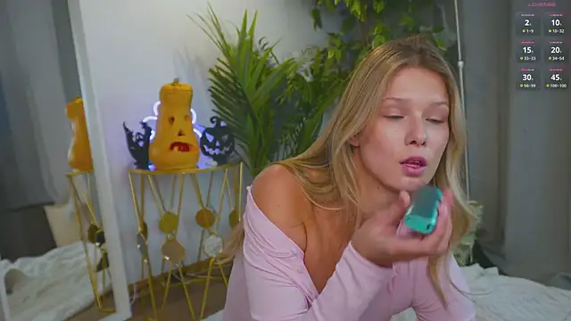  Katie Dierse online show from October 2025 02:18:01 PM