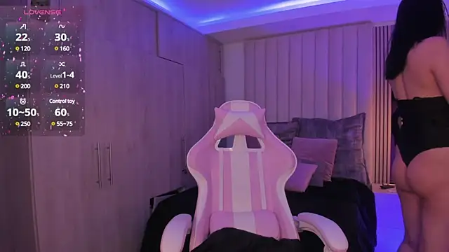 Emilyymilleer  online show from February 2025 05:19:02 PM