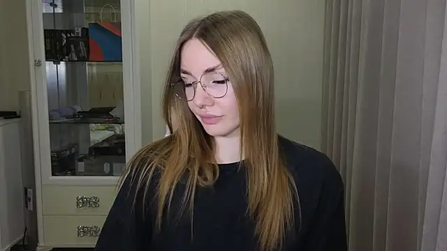 littlevildevil online show from December 2024 12:35:01 PM