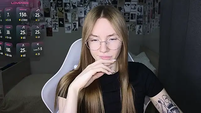 Snapshot of littlevildevil chatting on February 2026 11:08:02 AM littlevildevil online show from February 2026 11:08:02 AM