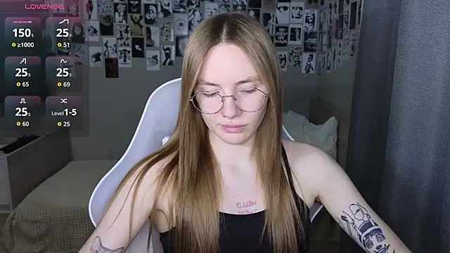 Snapshot of littlevildevil chatting on February 2026 11:19:02 AM littlevildevil online show from February 2026 11:19:02 AM