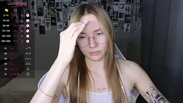 Snapshot of littlevildevil chatting on February 2026 11:00:02 AM littlevildevil online show from February 2026 11:00:02 AM