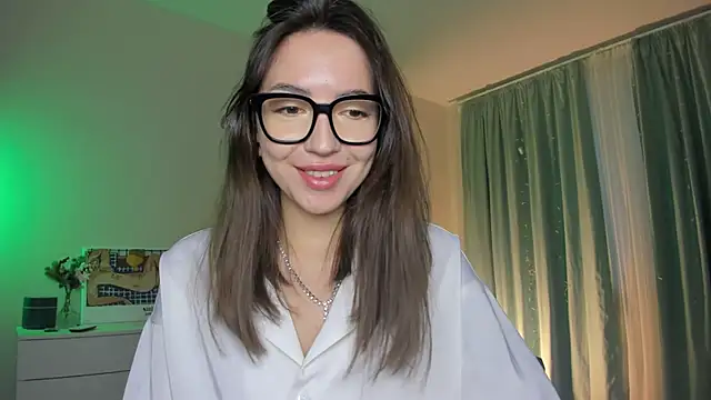 Snapshot of Oh_My_Dianee chatting on December 2024 09:57:02 AM Oh My Dianee online show from December 2024 09:57:02 AM