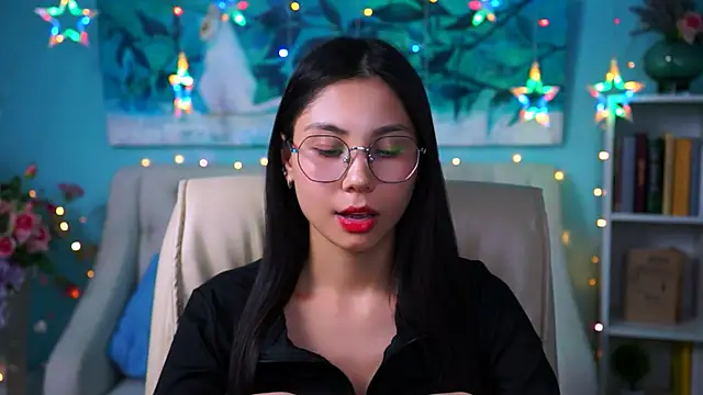 Snapshot of LittleSally__ chatting on December 2024 11:13:01 AM LittleSally online show from December 2024 11:13:01 AM
