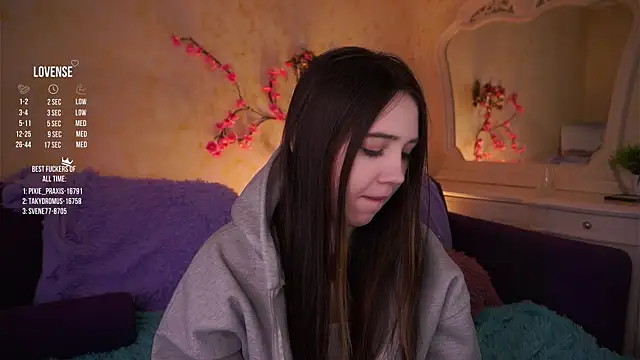 GillianDowdey online show from May 2026 03:15:01 AM