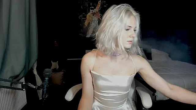 Snapshot of Milena_marshmalows chatting on December 2024 06:39:02 PM Milena marshmalows online show from December 2024 06:39:02 PM