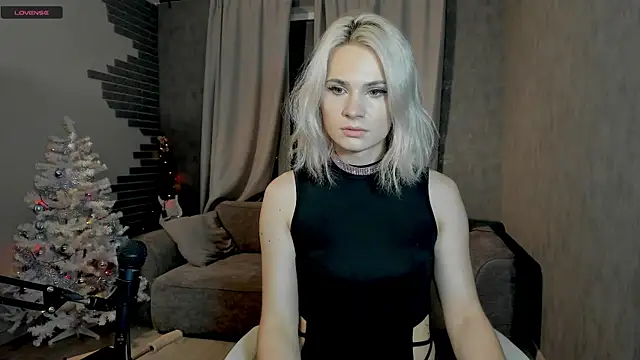 Snapshot of Milena_marshmalows chatting on December 2024 02:13:01 AM Milena marshmalows online show from December 2024 02:13:01 AM