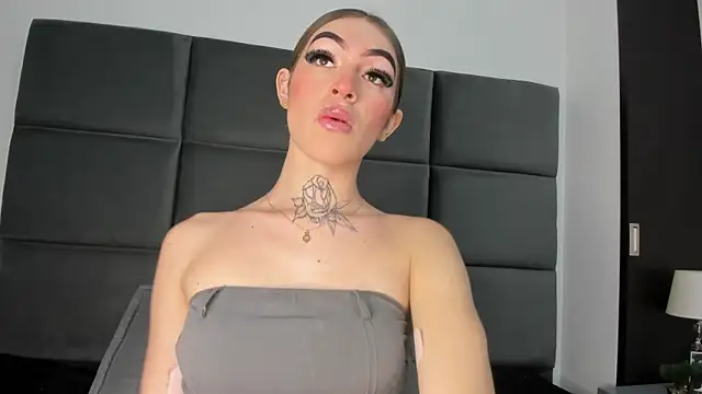 Lizz Luna online show from November 2025 04:03:01 PM