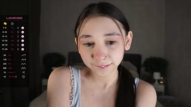 Snapshot of AislyEmbury chatting on January 2025 07:34:02 PM AislyEmbury online show from January 2025 07:34:02 PM