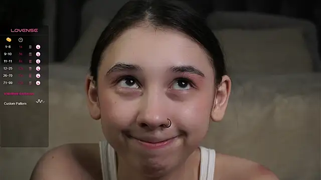 Snapshot of AislyEmbury chatting on January 2025 04:18:02 AM AislyEmbury online show from January 2025 04:18:02 AM