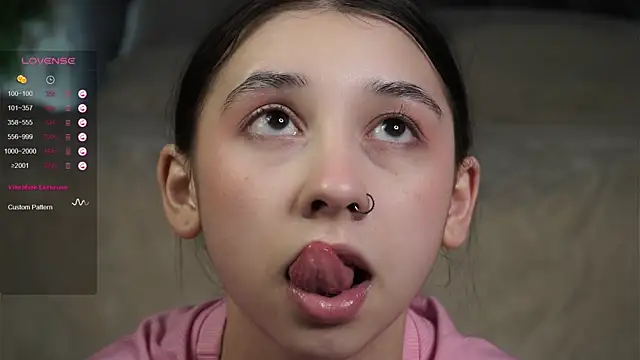 Snapshot of AislyEmbury chatting on February 2025 01:34:01 AM AislyEmbury online show from February 2025 01:34:01 AM