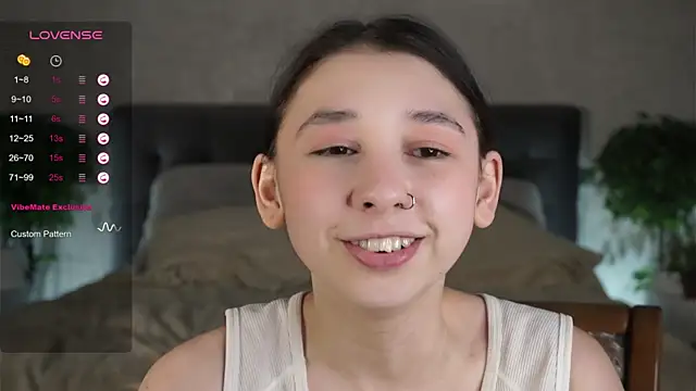 Snapshot of AislyEmbury chatting on February 2025 01:26:02 AM AislyEmbury online show from February 2025 01:26:02 AM