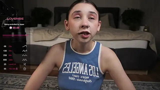 Snapshot of AislyEmbury chatting on February 2025 11:03:01 PM AislyEmbury online show from February 2025 11:03:01 PM