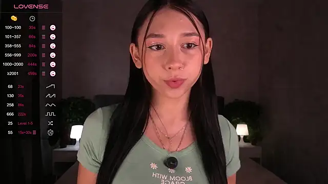 Snapshot of AislyEmbury chatting on October 2025 05:46:01 AM AislyEmbury online show from October 2025 05:46:01 AM