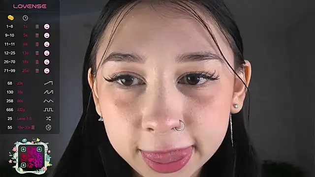 Snapshot of AislyEmbury chatting on October 2025 05:35:02 AM AislyEmbury online show from October 2025 05:35:02 AM